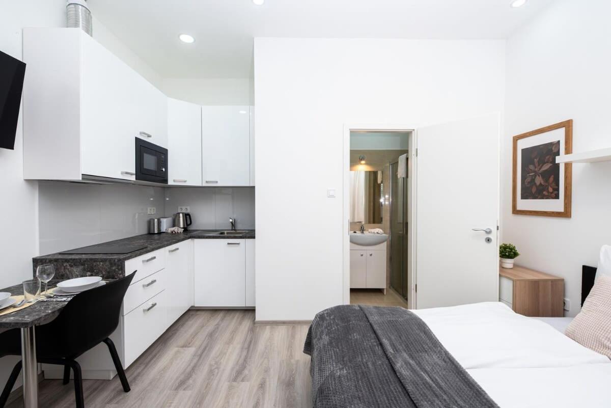 Extra Central - New - Charming Studio Budapest Exterior photo